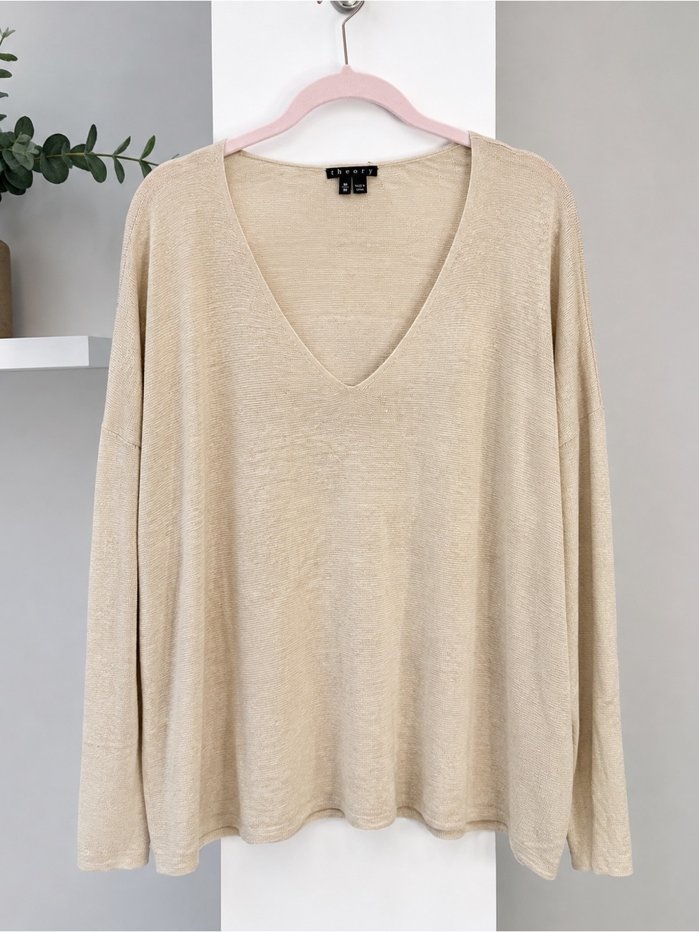 Theory Linen Blend Oversized V-Neck Sweater Size M Beige Relaxed Lightweight Kni